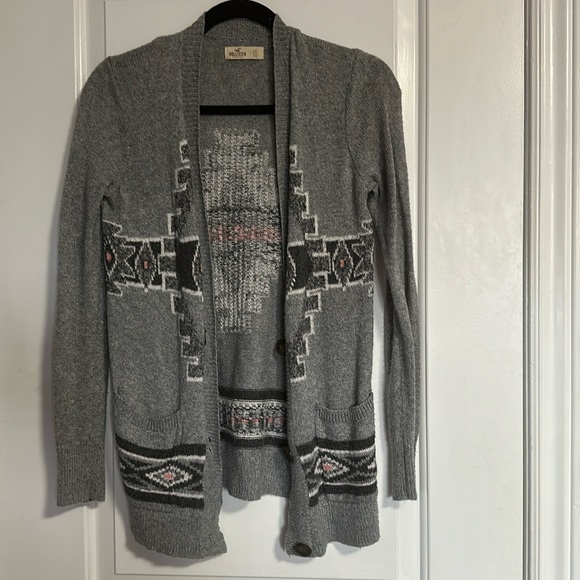 Hollister Cardigan - 5 for $25 for items marked with ⭐️ - Picture 1 of 3